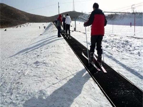 滑雪場魔毯和索道有什么區別？